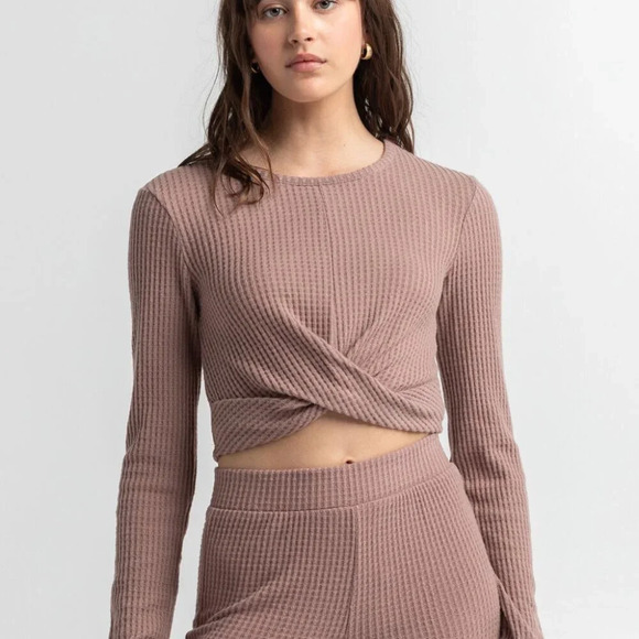 SKY & SPARROW Twist Front Thermal Top - Picture 1 of 7